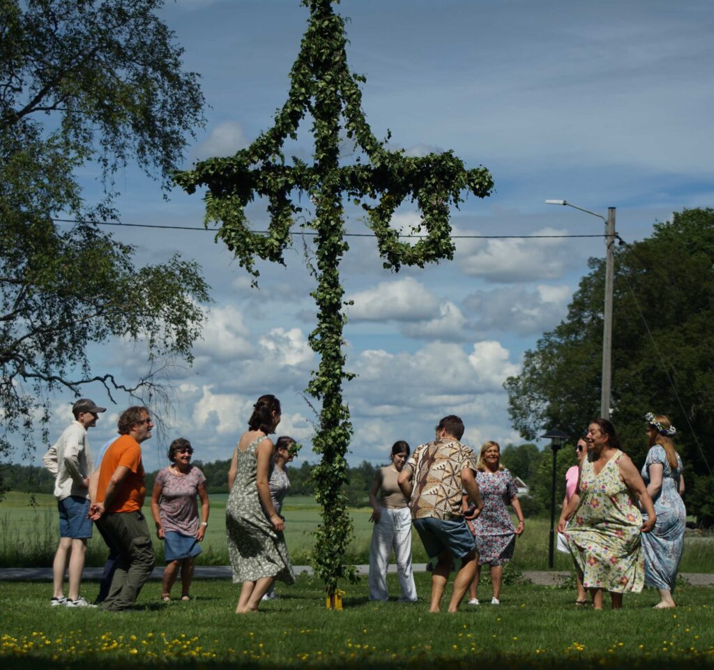 Traditionell midsommarfirande med Widbo Hembygdsförening.